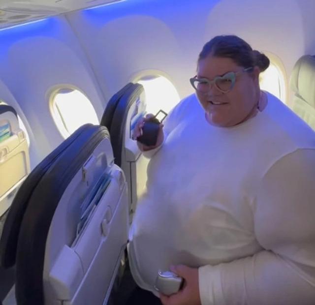 Plus-Size Traveler Sparks Controversy with Call for Free Extra Seat on Flights: Is It Fair or Entitled?
