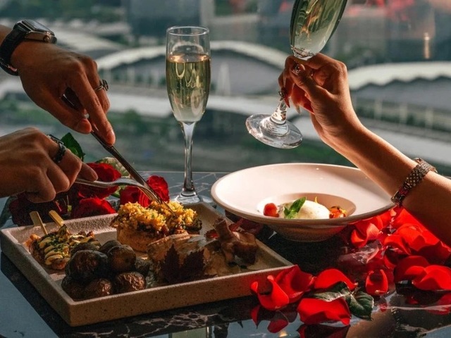 The Silent Language of Success: 12 Modern Etiquette Pillars for Effortless Dining Elegance